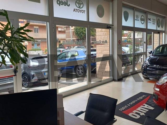 Showroom in affitto a Monterotondo