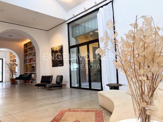 Showroom in affitto a Milano