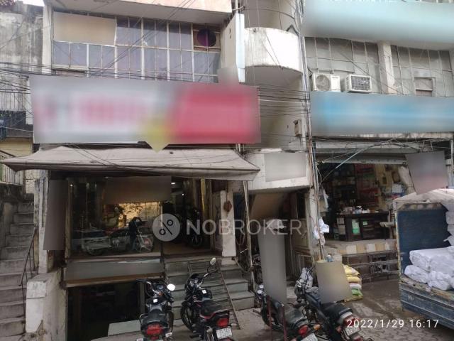 Showroom in Chirag Dilli, Delhi for sale
