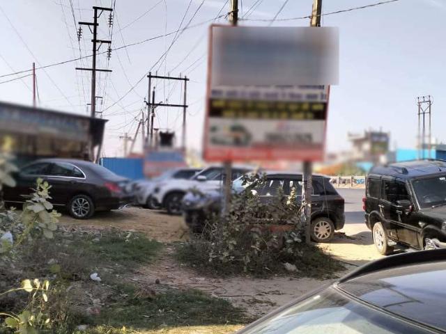Showroom in Dadri, Greater Noida for Rent