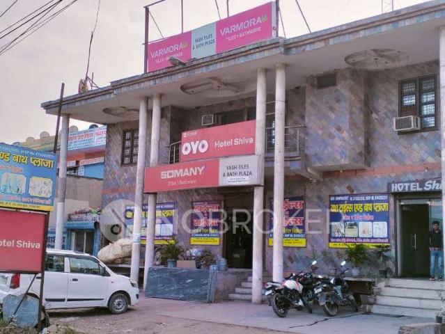 Showroom in Lal Kuan, Ghaziabad for Rent