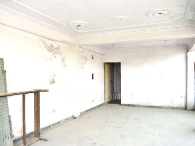 Showroom in Madhu Vihar, Delhi for sale