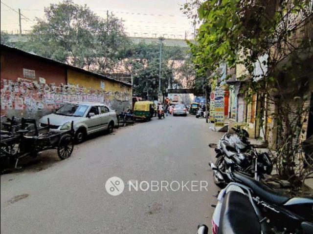 Showroom in Shahdara, Delhi for sale