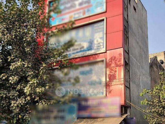 Showroom in Shahdara, Delhi for sale