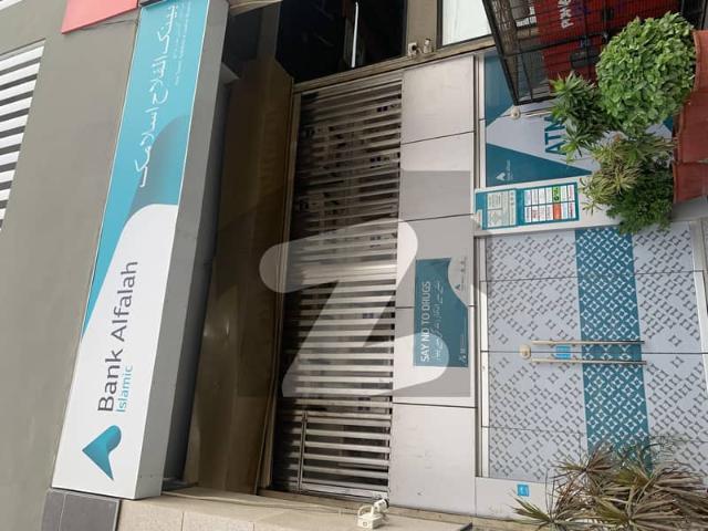 Showroom Shops For Rent