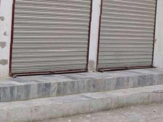 Shop available for urgent sale Faisalabad ID 09205