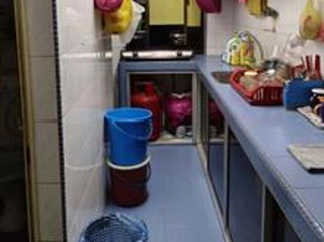 Shop Apartment Lestari perdana Cash Back 100 Loan Below Market