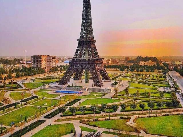Shop for sale in bahria town Lahore Julliana ID 46756