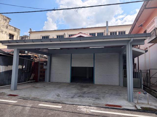 Shop house with land for rent 4 storageother