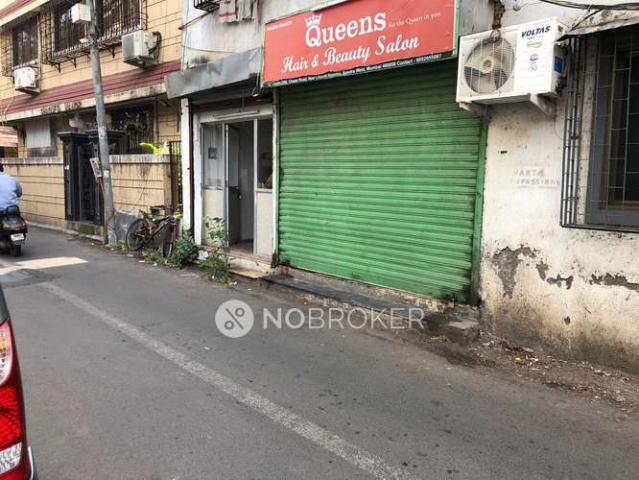Shop in Bandra West, Mumbai for sale