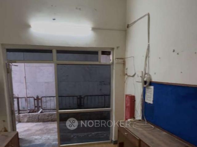 Shop in Dilshad Garden, Delhi for sale