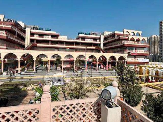 Shop in Gaur Yamuna City, Greater Noida for Rent