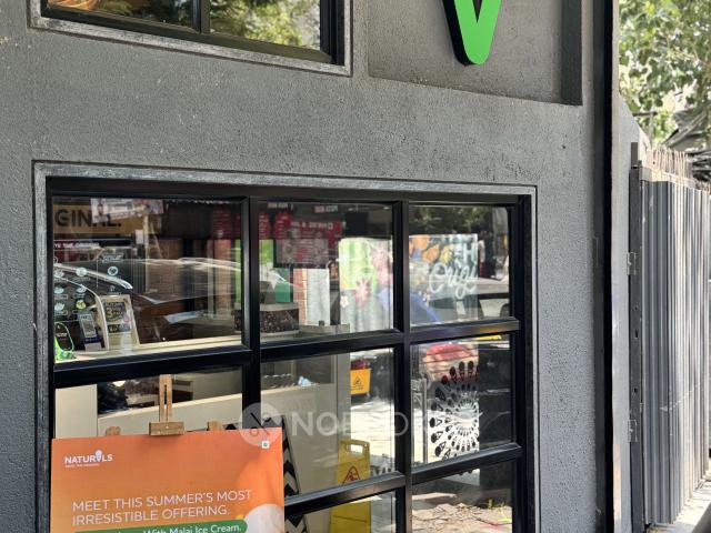 Shop in Girgaon, Mumbai for sale