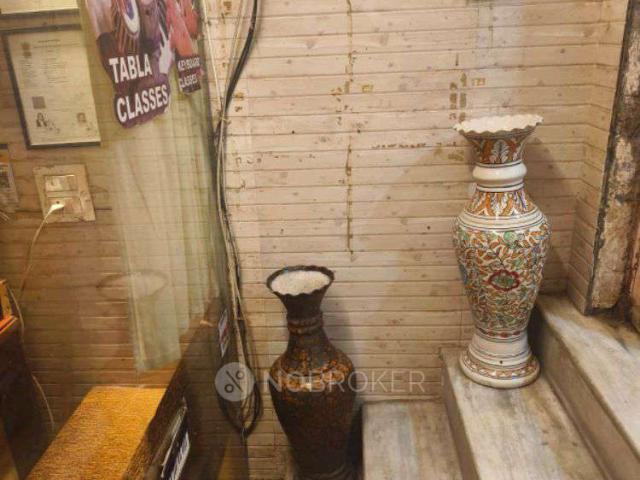 Shop in Govindpuri Extension, Kalkaji, Delhi for sale