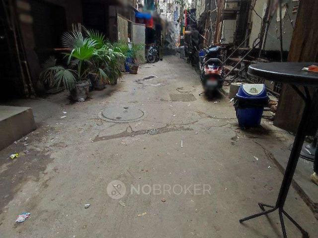 Shop in Lajpat Nagar, Delhi for sale