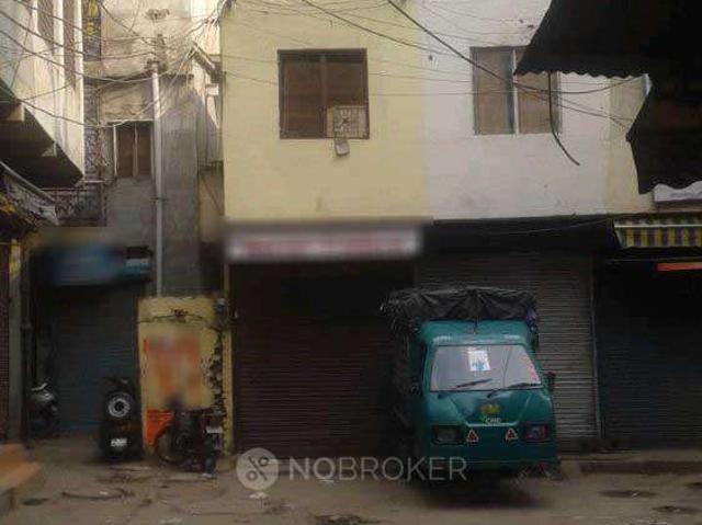 Shop in Paharganj, Delhi for sale