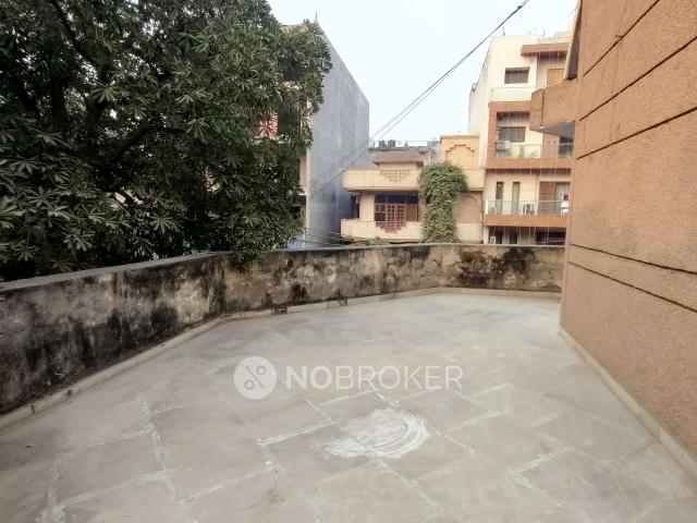 Shop in Paschim Vihar, Delhi for sale