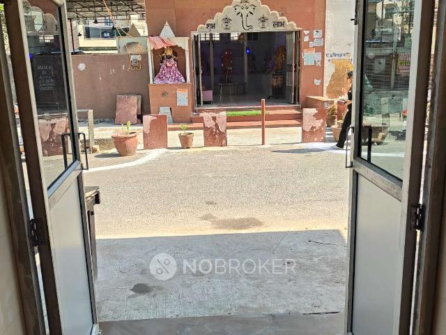 Shop in Paschim Vihar, Delhi for sale