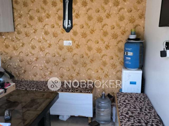 Shop in Pitampura, Delhi for sale