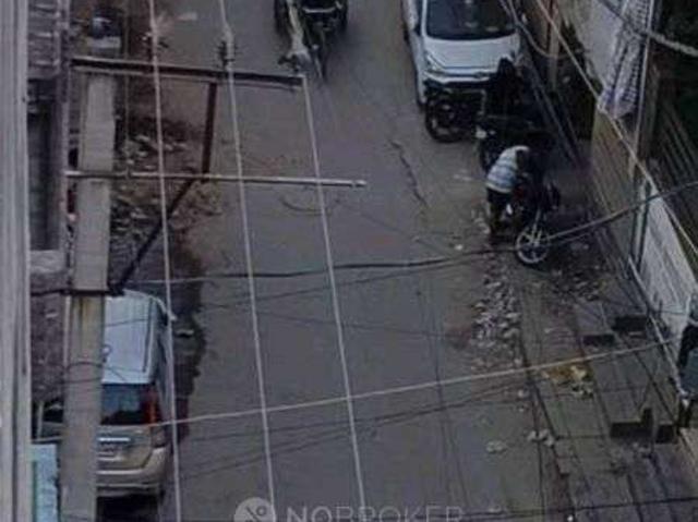 Shop in R43, 1st Main Rd, Block P, Mohan Garden, Razapur Khurd, New Delhi, 110059, India, Delhi for sale