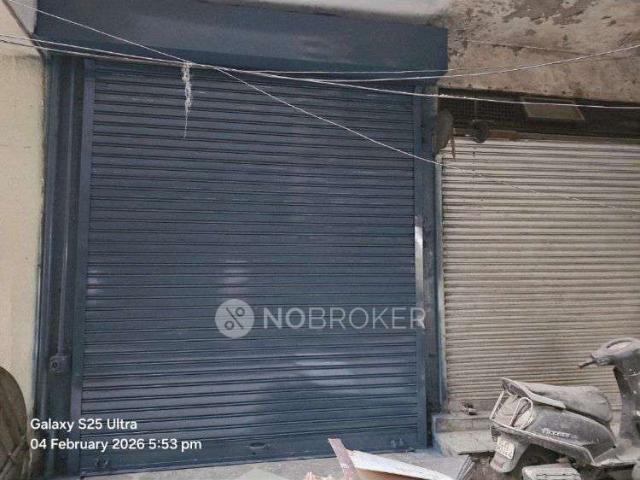 Shop in Rani Bagh Market, Delhi for sale