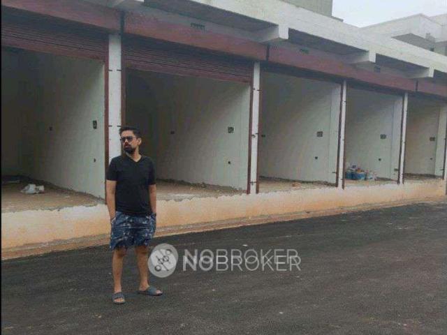 Shop in Sector 16b, Greater_noida for sale