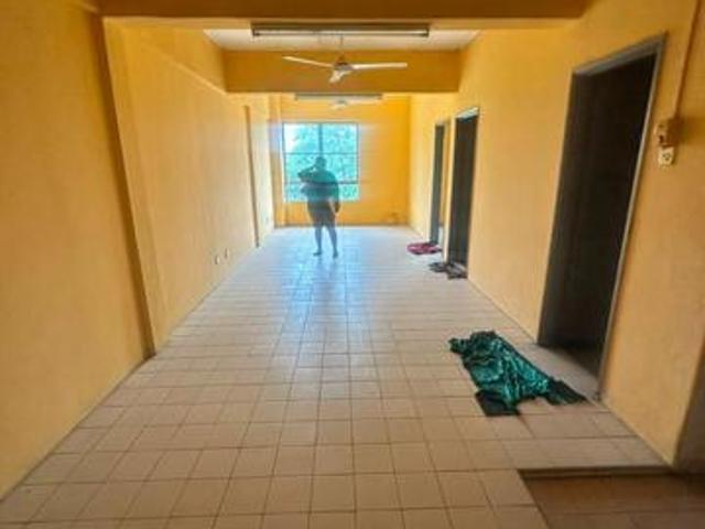 Shop lot Apartment for sale