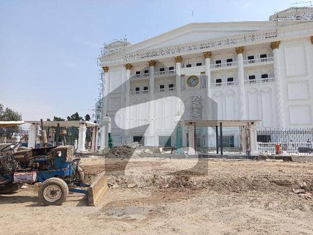 Shop Sized 190 Square Feet Is Available For Sale In Lyallpur Galleria 2