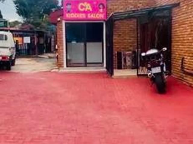 shop to rent in sandton!