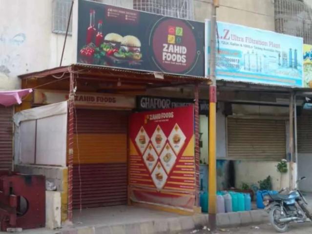 Shop with attached bath, size 11/30 road facing north karachir 11A Karachi North Karachi ID 63436