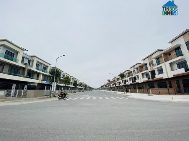 Shophouse gần Phố Đi Bộ, Công Viên Trung Tâm, Đường 26m tại TP. Từ Sơn 7, X tỷ