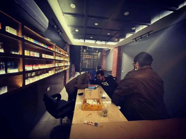 Shops KDA market Running Beauty Parlour Gulshan Karachi Gulshan E Iqbal Block 3 ID 60015