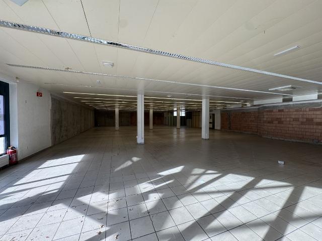 Shopping center for rent in Courroux 665 m² | dreamo. Ch
