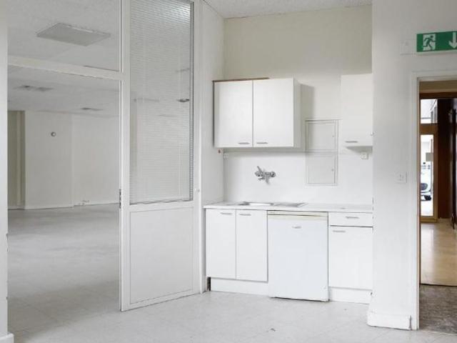 Shopping center for rent in Chêne Bougeries 162 m² | dreamo. Ch