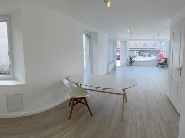 Shopping center for rent in Crans près Céligny Ref 35502 | dreamo. Ch