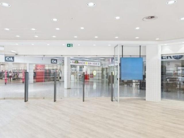Shopping center for rent in Ecublens VD Ref 24318 | dreamo. Ch