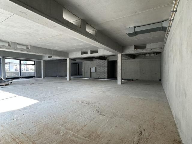 Shopping center for rent in Studen BE 248 m² | dreamo. Ch