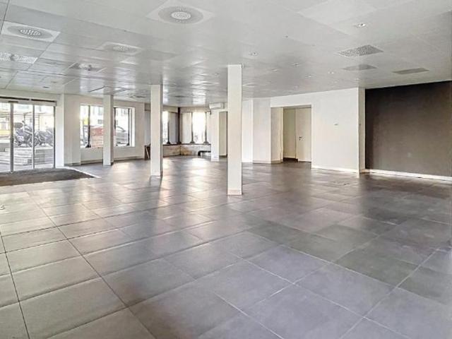 Shopping center for rent in Prilly 284 m² | dreamo. Ch