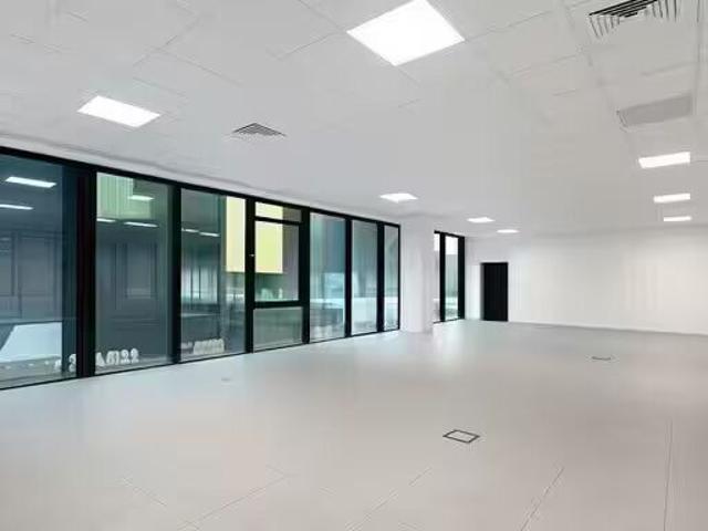 Shopping center on sale in Lugano district 399 m² | dreamo. Ch