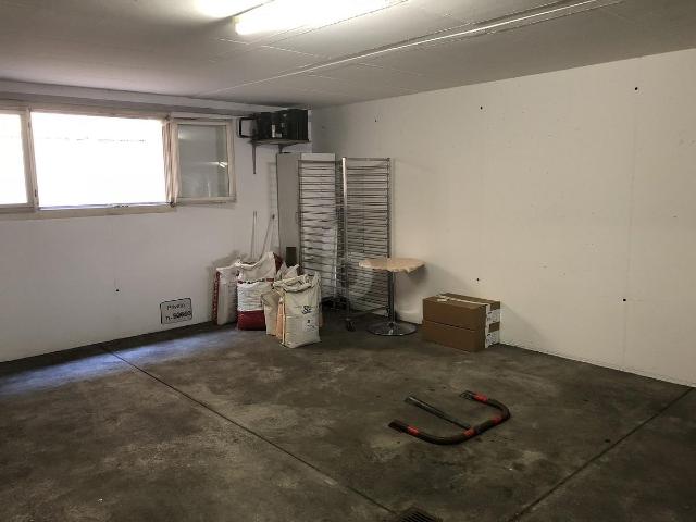 Shopping center with 1 room for rent in Biasca 102 m² | dreamo. Ch