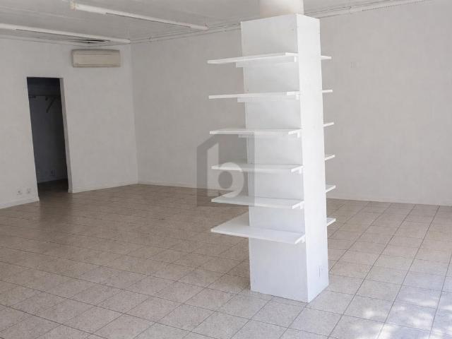 Shopping center with 1 room for rent in Sierre 70 m² | dreamo. Ch