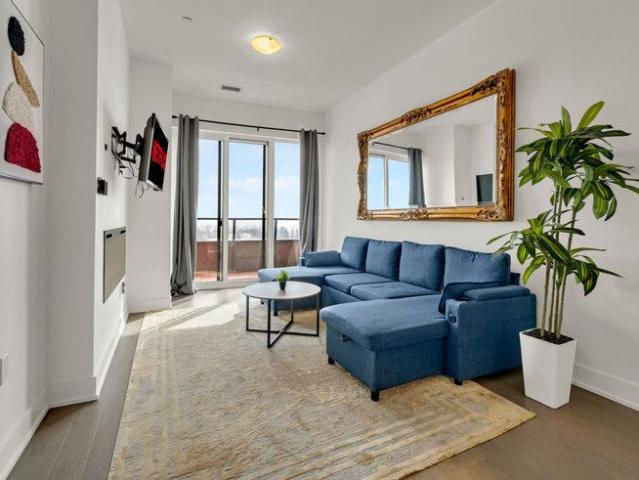 Shore Breeze Drive
