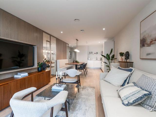 Shore Club, Beach Road, Sandymount, Dublin 4
