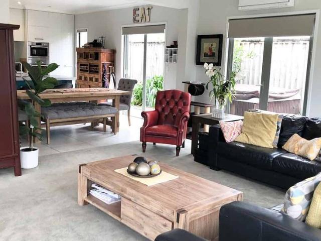 Short term furnished executive home by beach