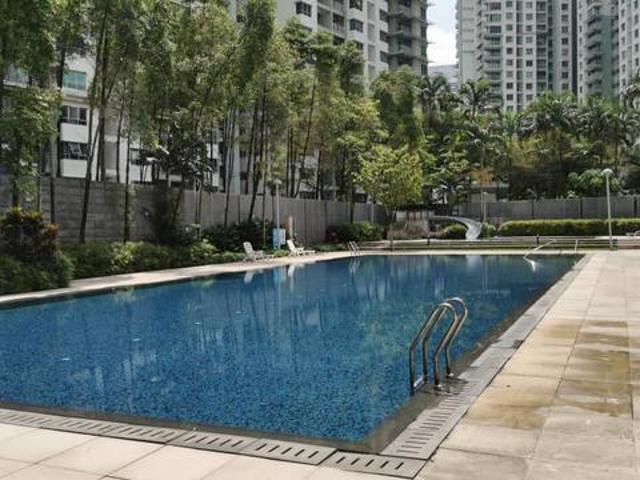 Short walk to MRT station and the curve ikea 3room2b2carparking