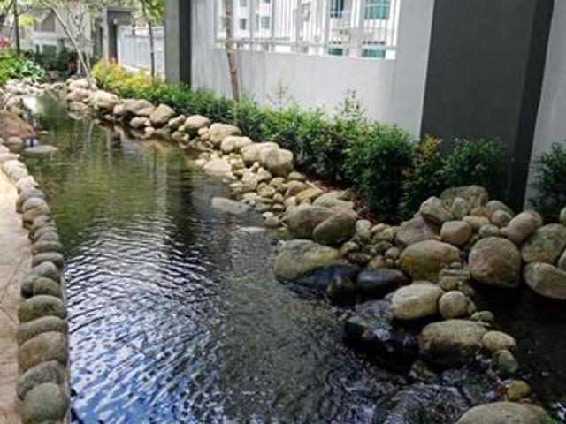 Short walk to MRT station and the curve ikea 3room2b2carparking