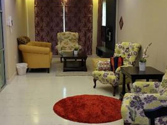 Short walk to MRT station and the curve ikea 3room2b2carparking