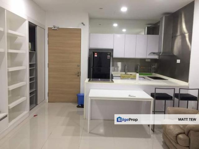 Short walk to LRT, office, shop, mall & restaurant, great community