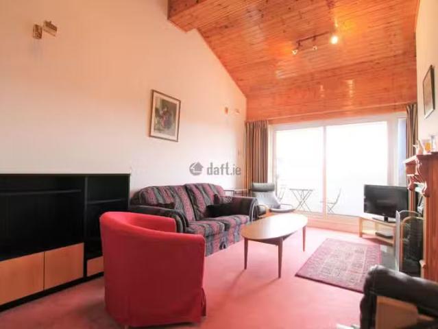 SHORT LET ONLY Shandon Hall, Monkstown, Co. Dublin is for rent