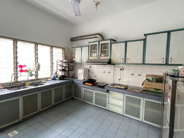 ⚖️Short/Long Term Accepted ! Room for rent available at Bandar Utama, PJ